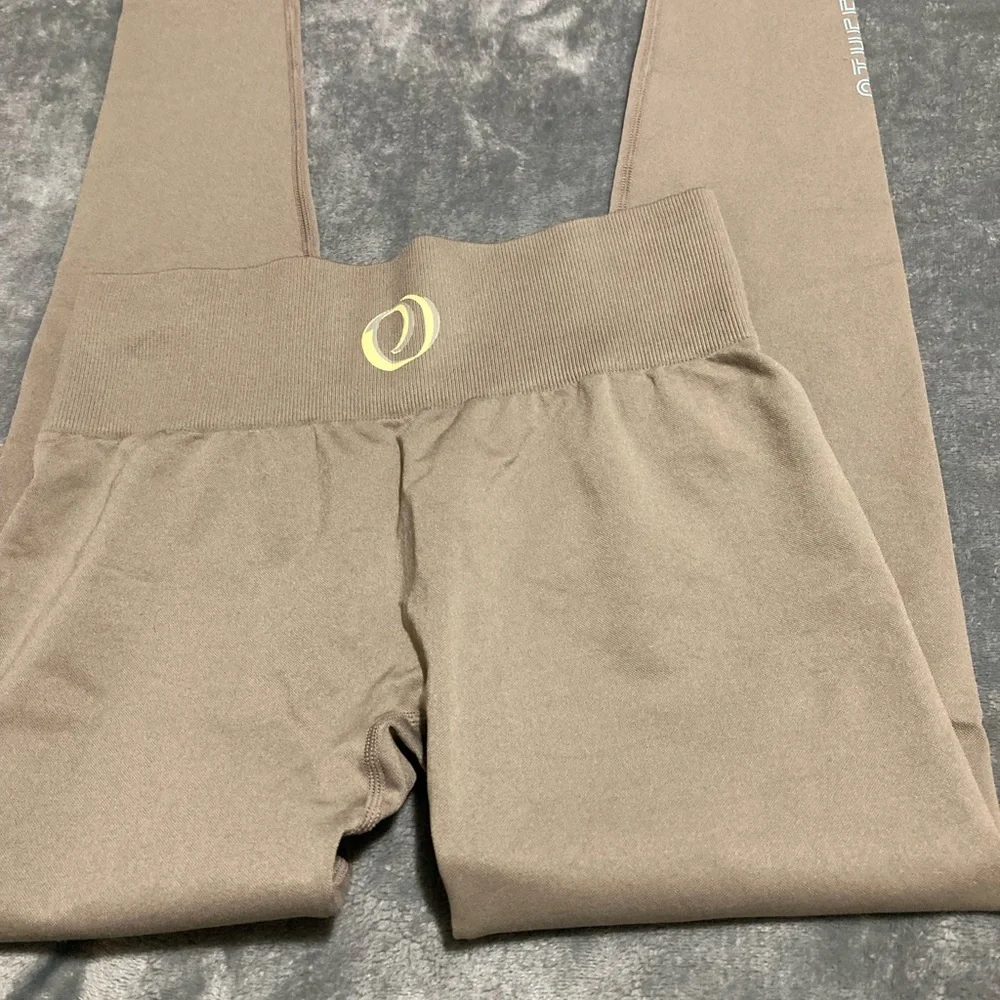 NWTS Leggings Young Ladies - Picture 5 of 9